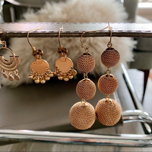 3 Pairs of Gold Earrings - Madewell / Club Monaco - Picture 4 of 7